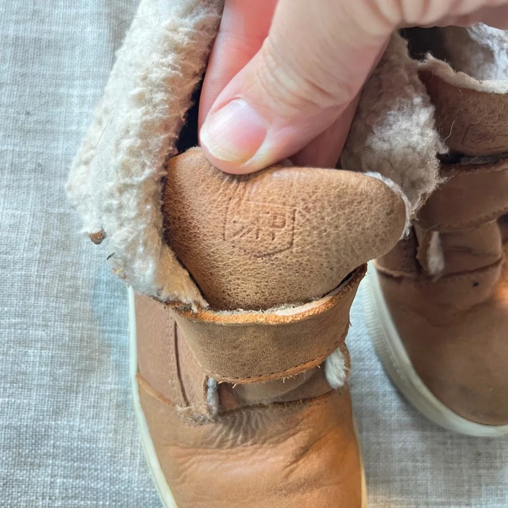Freshly Picked Kids Tan Leather Shearling Lined Sneakers Size 9 US Toddler